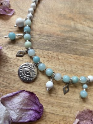 Collier breloques grigri – Amazonite & Howlite