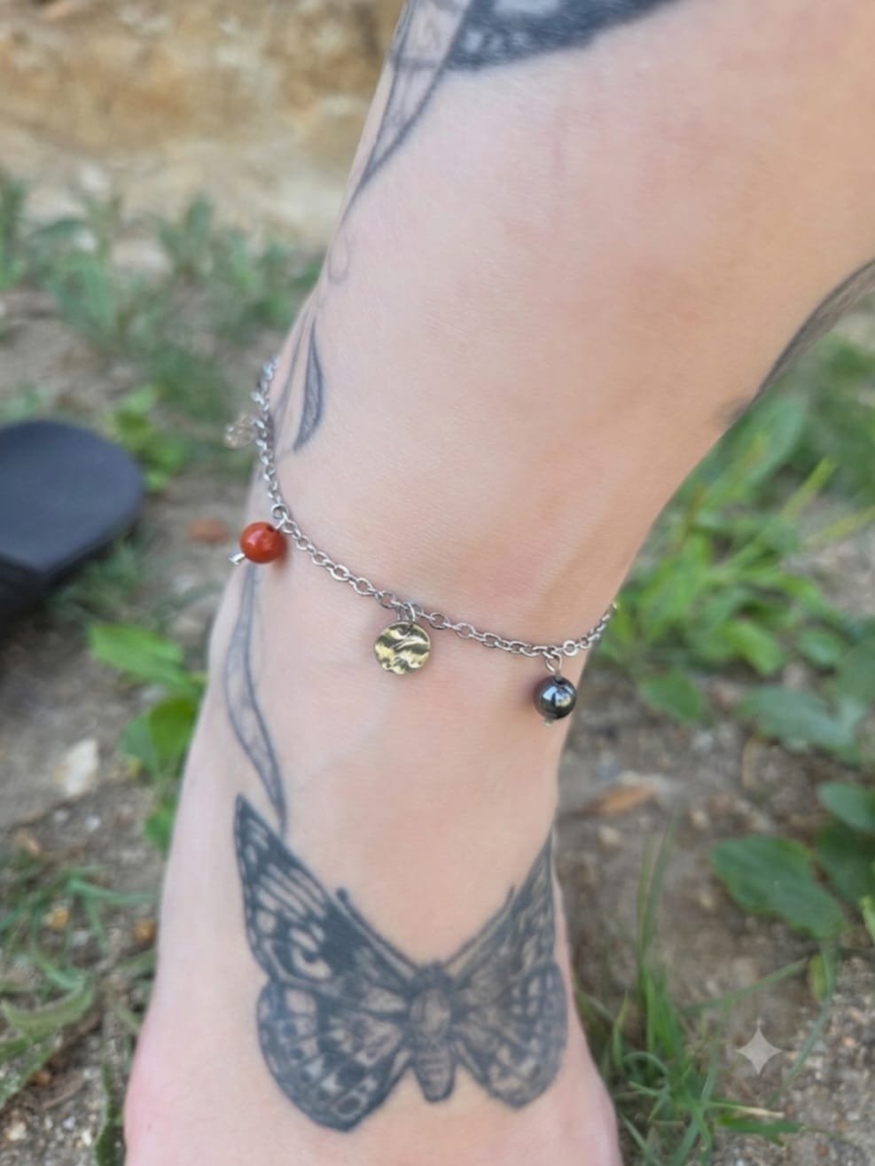 Bracelet de cheville Jaspe Rouge & Hématite – Jambes Lourdes – Acier inoxydable argenté ou doré – Image 4
